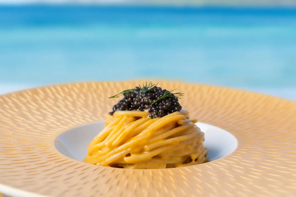 Avaton Luxury Beach Resort - Relais & Chateaux, Nea Roda, Grčka — plaža