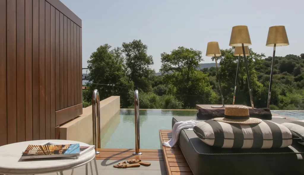Avaton Luxury Beach Resort - Relais & Chateaux, Nea Roda, Grčka — plaža