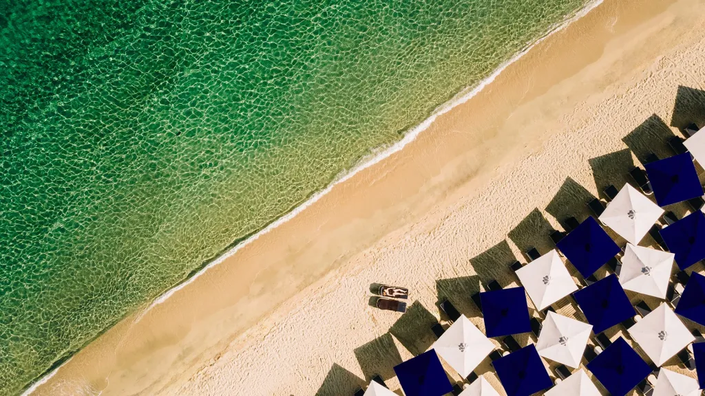Avaton Luxury Beach Resort - Relais & Chateaux, Nea Roda, Grčka — plaža