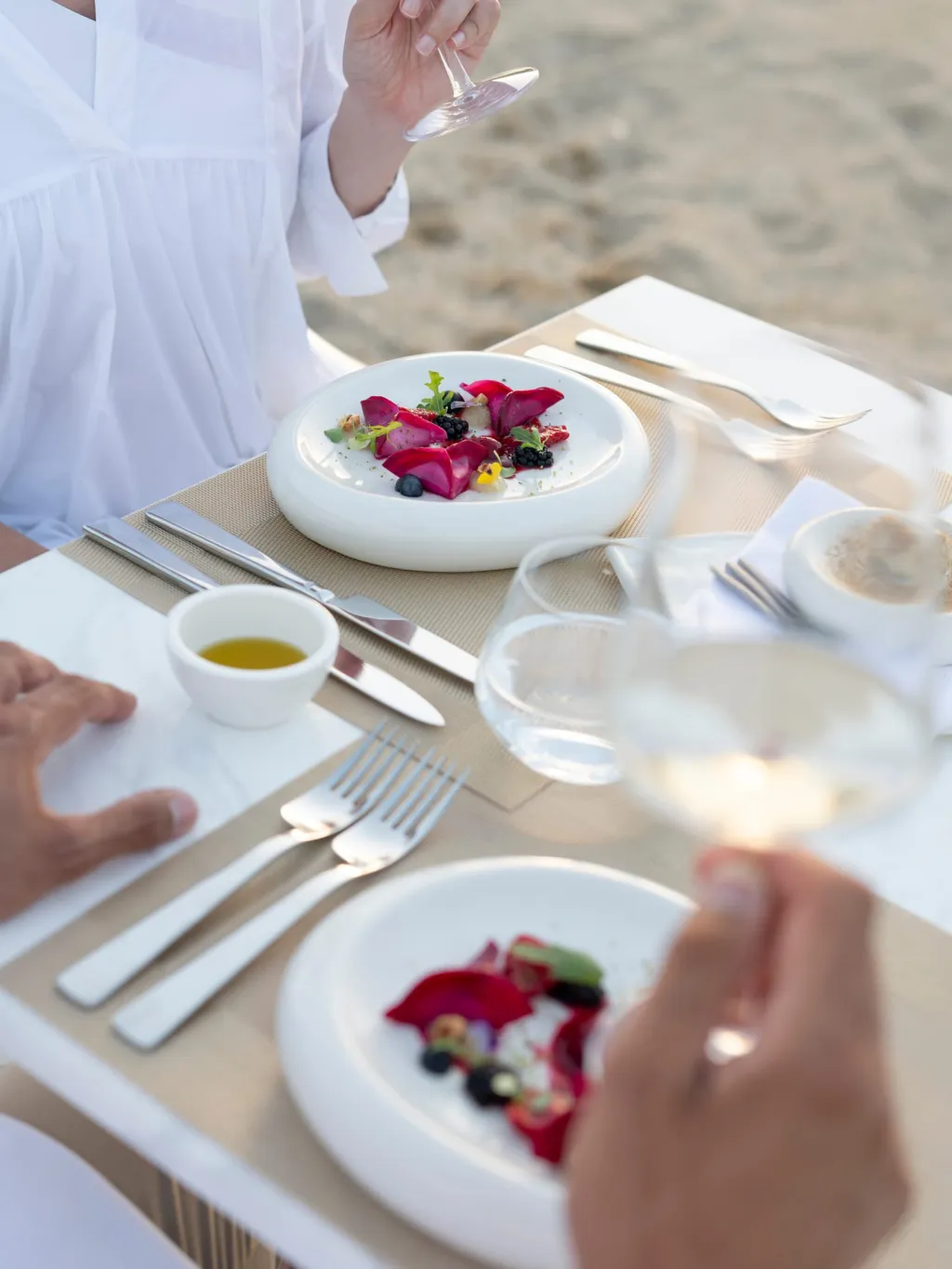 Avaton Luxury Beach Resort - Relais & Chateaux, Nea Roda, Grčka — plaža