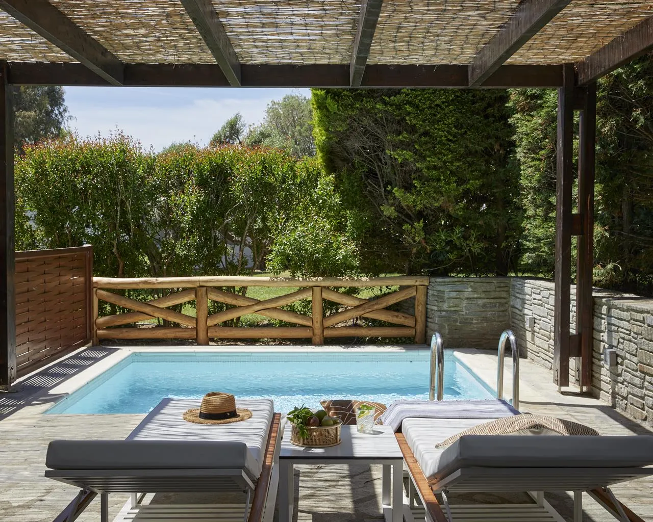 Eagles Palace Hotel, Uranopolis, Grčka — Suite 2 BedRoom Private Pool Garden View
