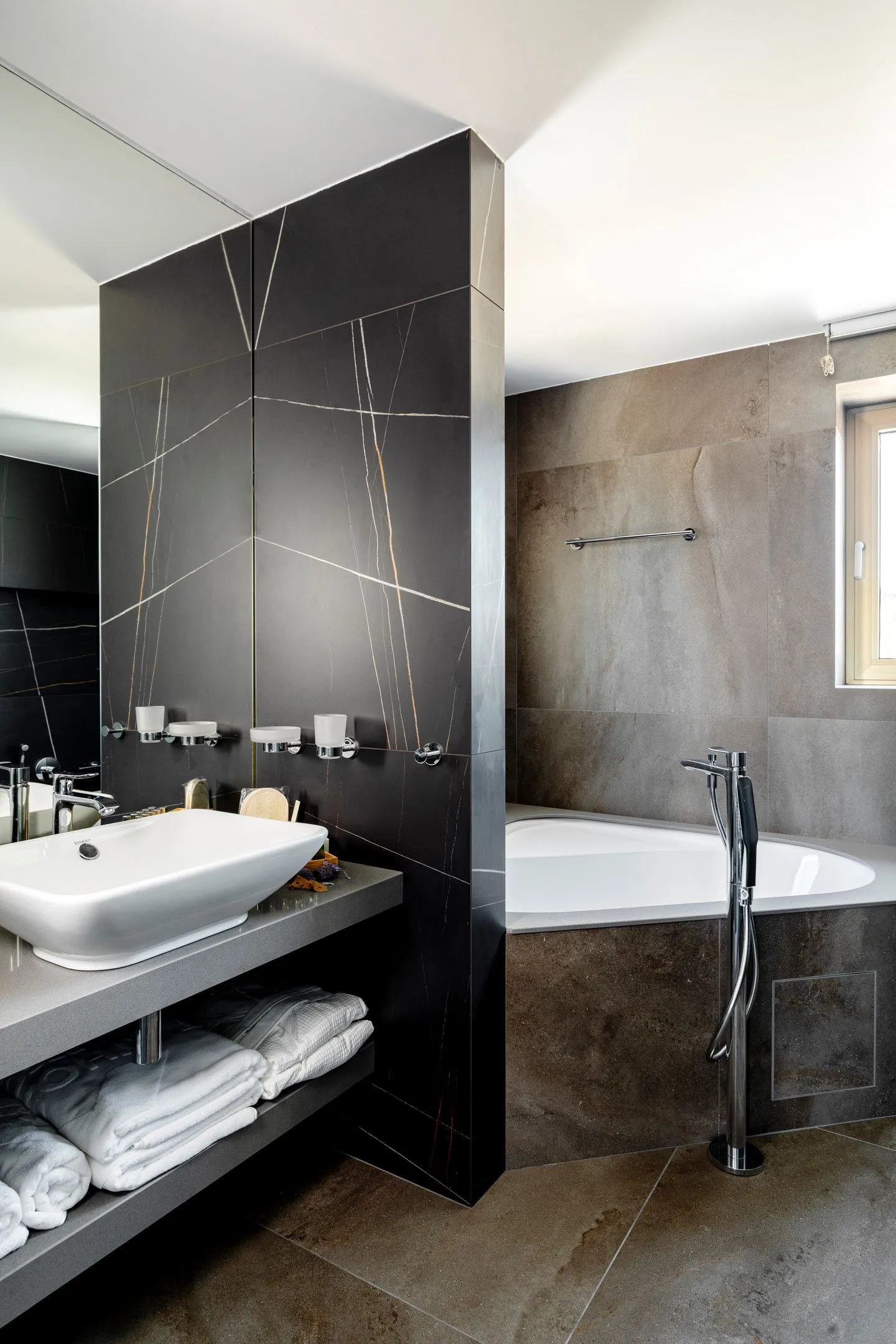 Mount Athos Resort, Jerisos, Grčka — Supreme Sea View Suite
