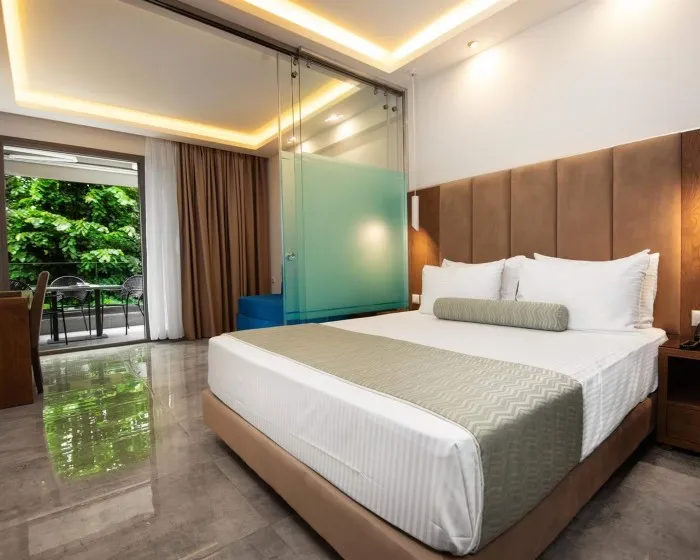 4U Family, Metamorfozis, Grčka — Junior Suite Superior