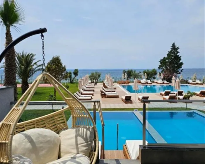 Sea Coast Resort, Gerakini, Grčka — Junior Suite Private Pool Sea View
