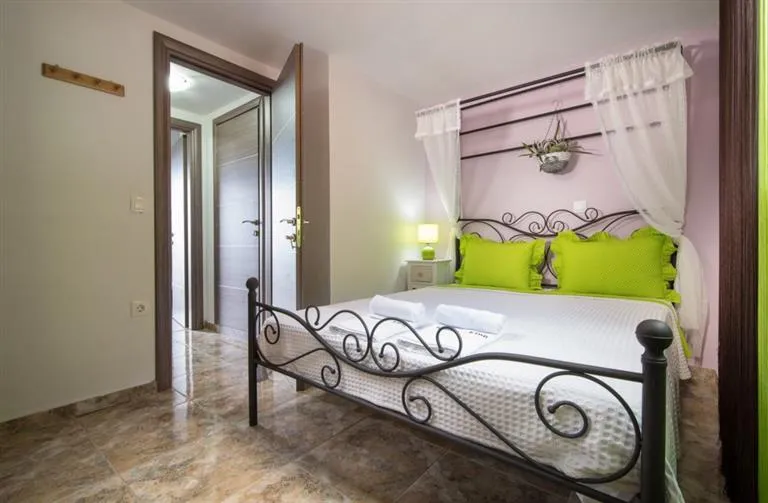 Simon King Hotel, Vurvuru, Grčka — 3 level maisonette