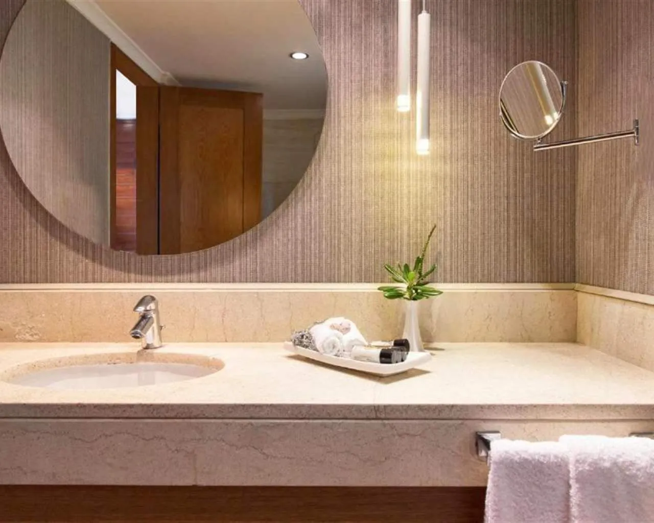 Porto Carras Grand Resort Meliton Hotel, Neos Marmaras, Grčka — Double for Single Use Golf View