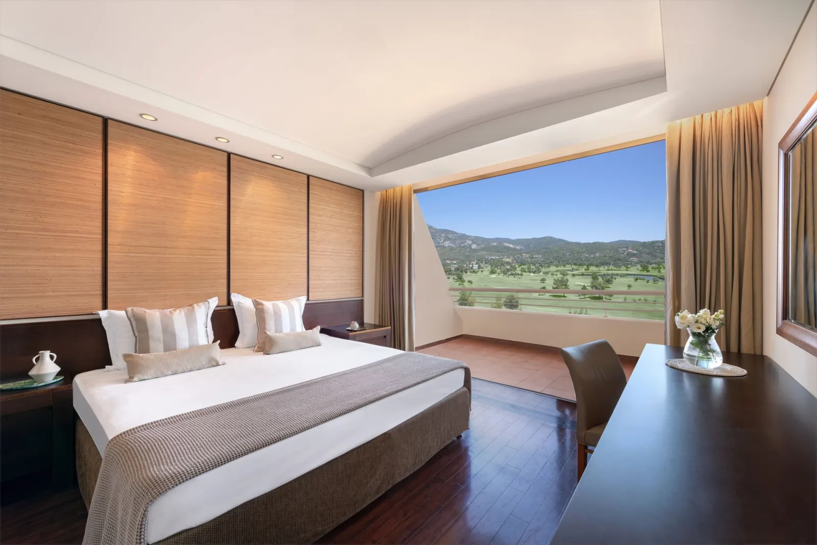 Porto Carras Grand Resort Meliton Hotel, Neos Marmaras, Grčka — Double Room Golf View