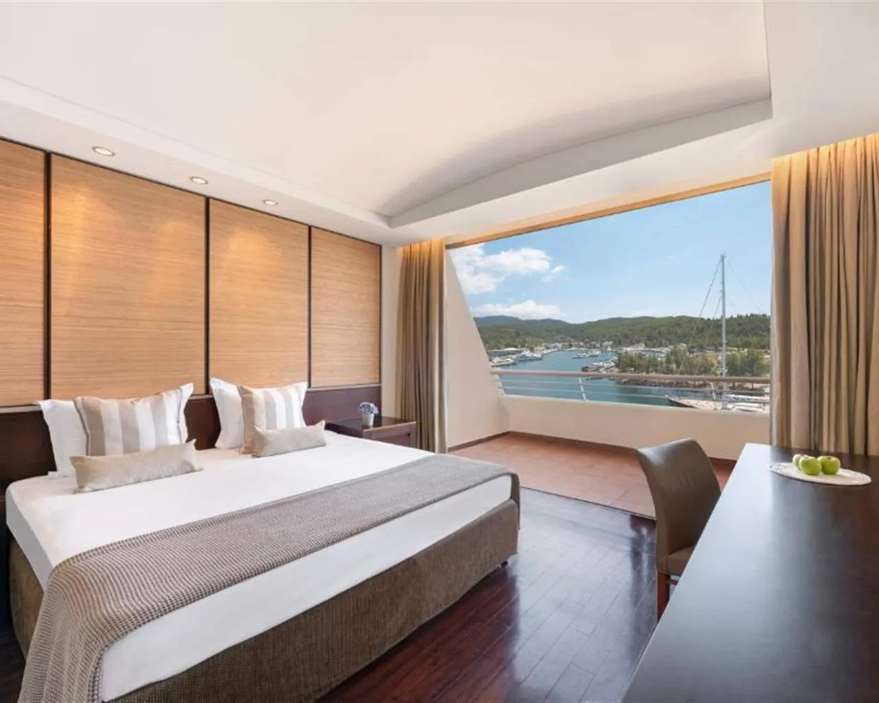 Porto Carras Grand Resort Meliton Hotel, Neos Marmaras, Grčka — Double Room Marina/Sea View