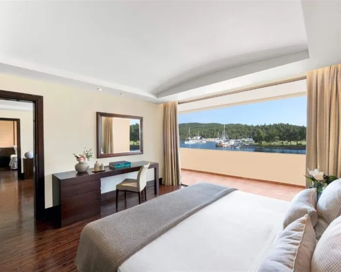 Porto Carras Grand Resort Meliton Hotel, Neos Marmaras, Grčka — Suite 2 BedRoom Superior Marina/Sea View