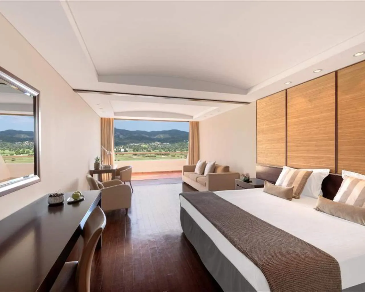 Porto Carras Grand Resort Meliton Hotel, Neos Marmaras, Grčka — Junior Suite For Single Use Golf View