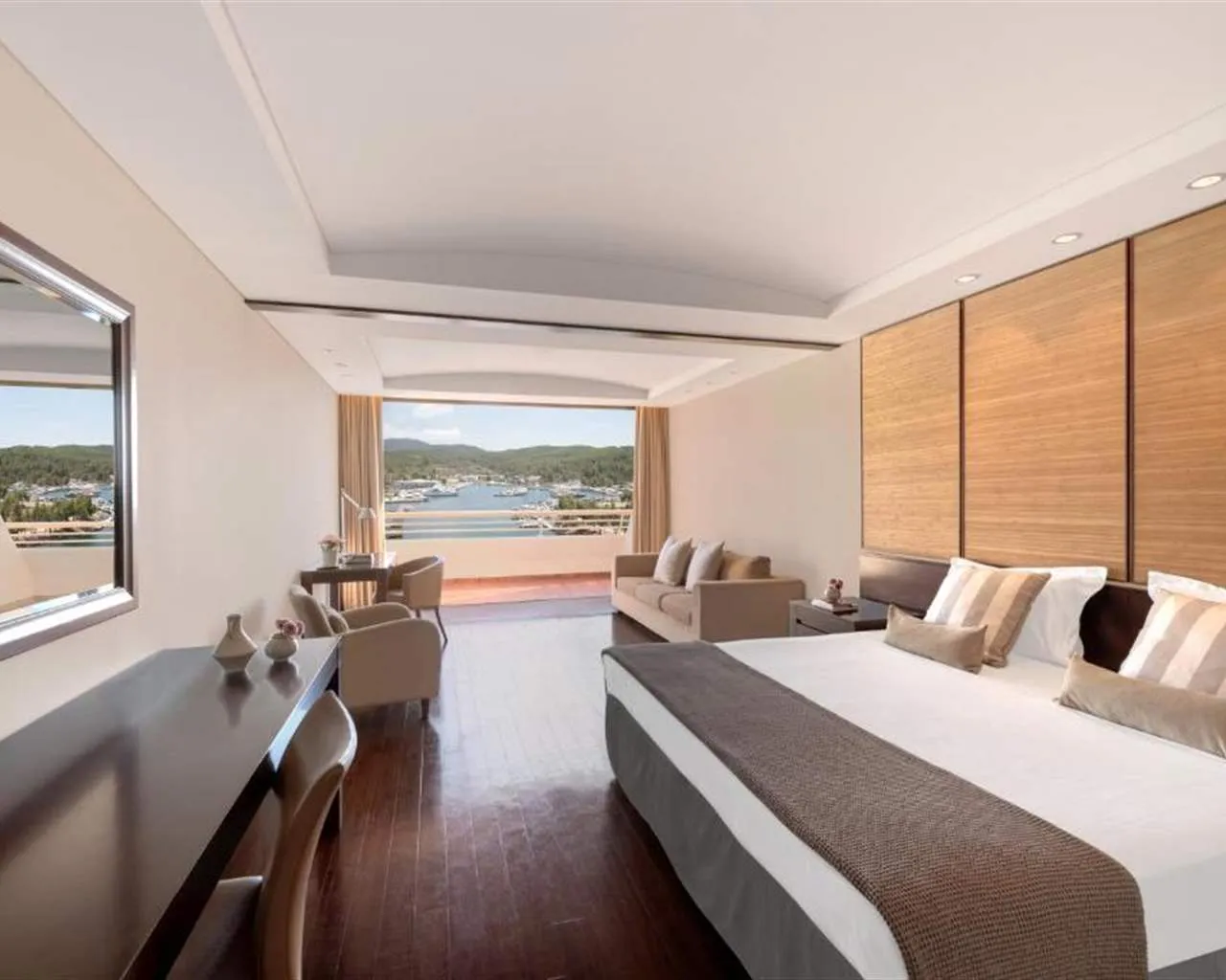 Porto Carras Grand Resort Meliton Hotel, Neos Marmaras, Grčka — Junior Suite Marina/Sea View
