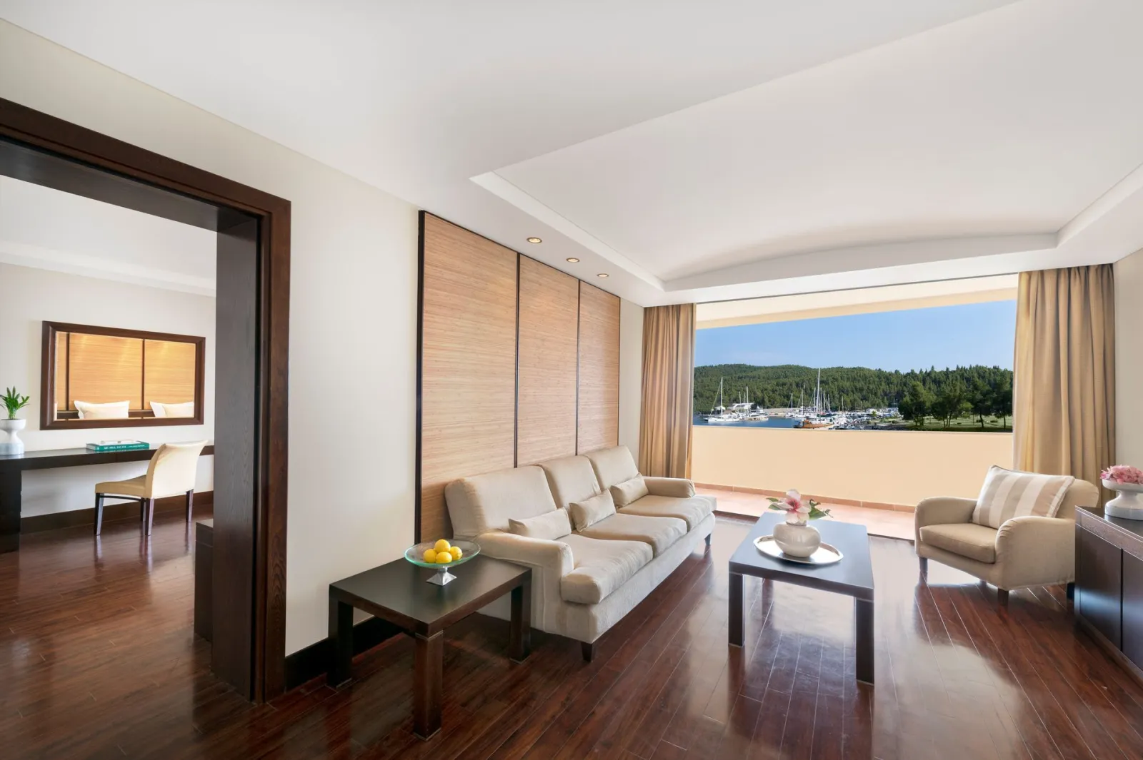 Porto Carras Grand Resort Meliton Hotel, Neos Marmaras, Grčka — Superior Two Bedroom Suite Sea/Marina View