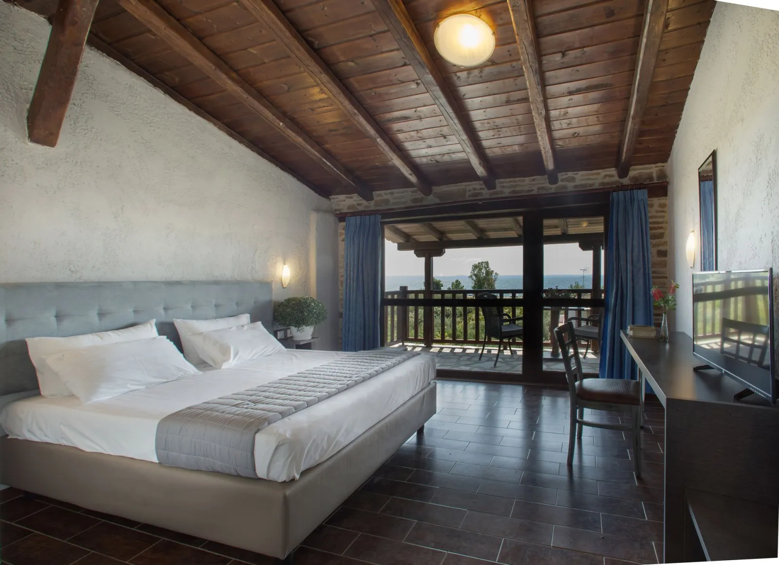 Coral Blue Hotel, Gerakini, Grčka — Loft with Sea View