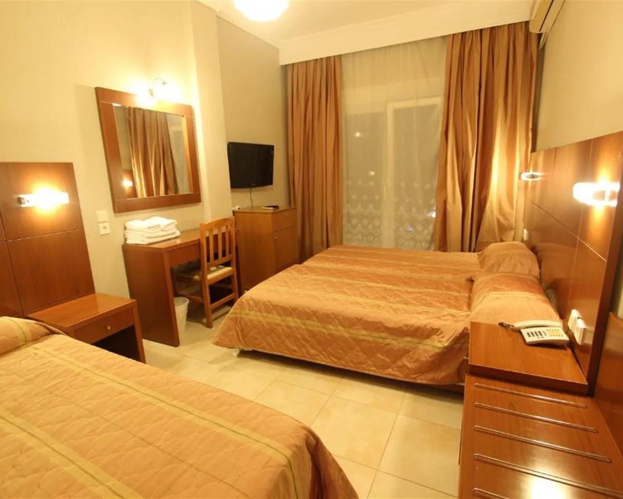 Mallas Hotel, Nea Kalikratija, Grčka — Triple Room