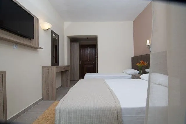 Sunrise Hotel Ammouliani, Grčka — Superior Triple