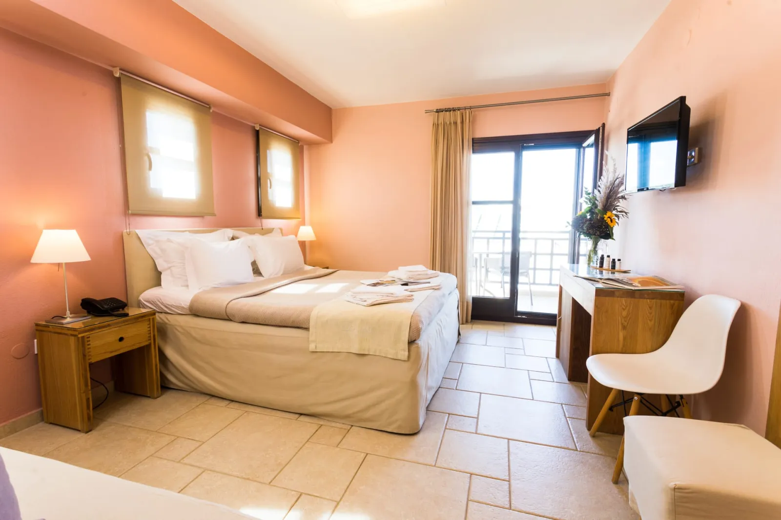 Helianthus Guesthouse, Amuliani, Grčka — Family Room