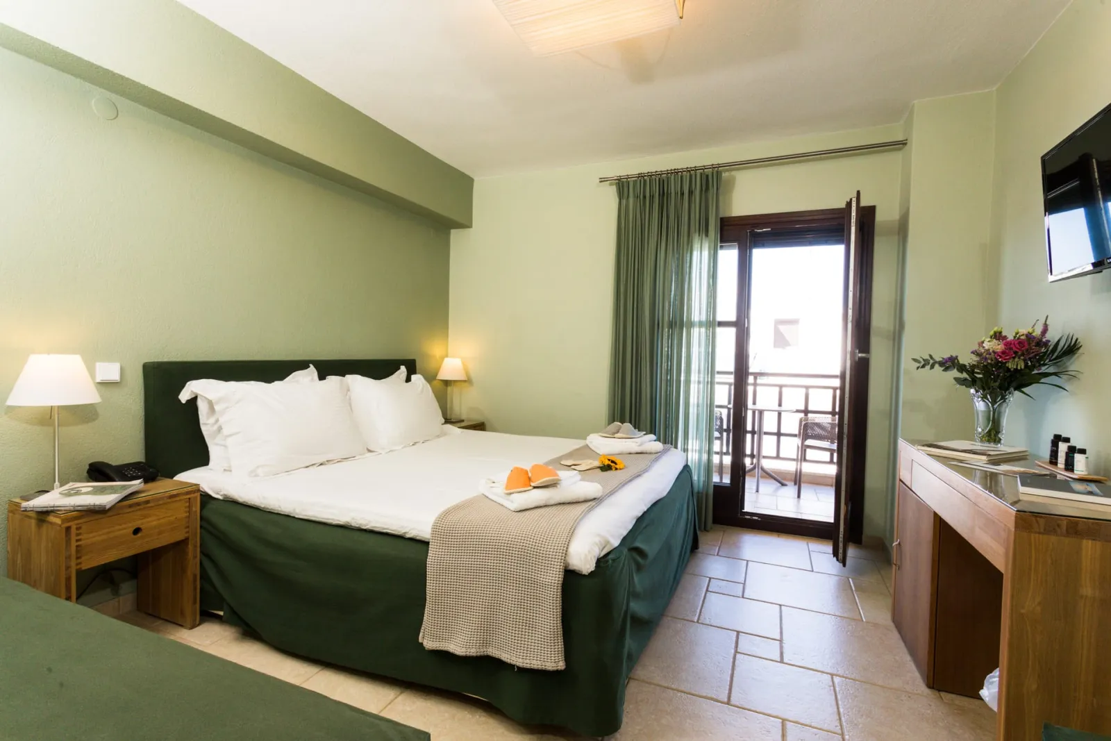 Helianthus Guesthouse, Amuliani, Grčka — Suite / Triple Room