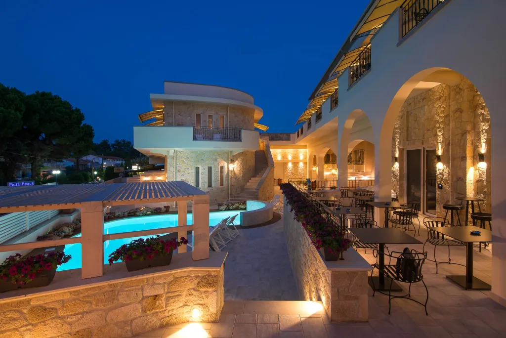 Neikos Luxury Suites, Hanioti, Grčka — smeštajna jedinica
