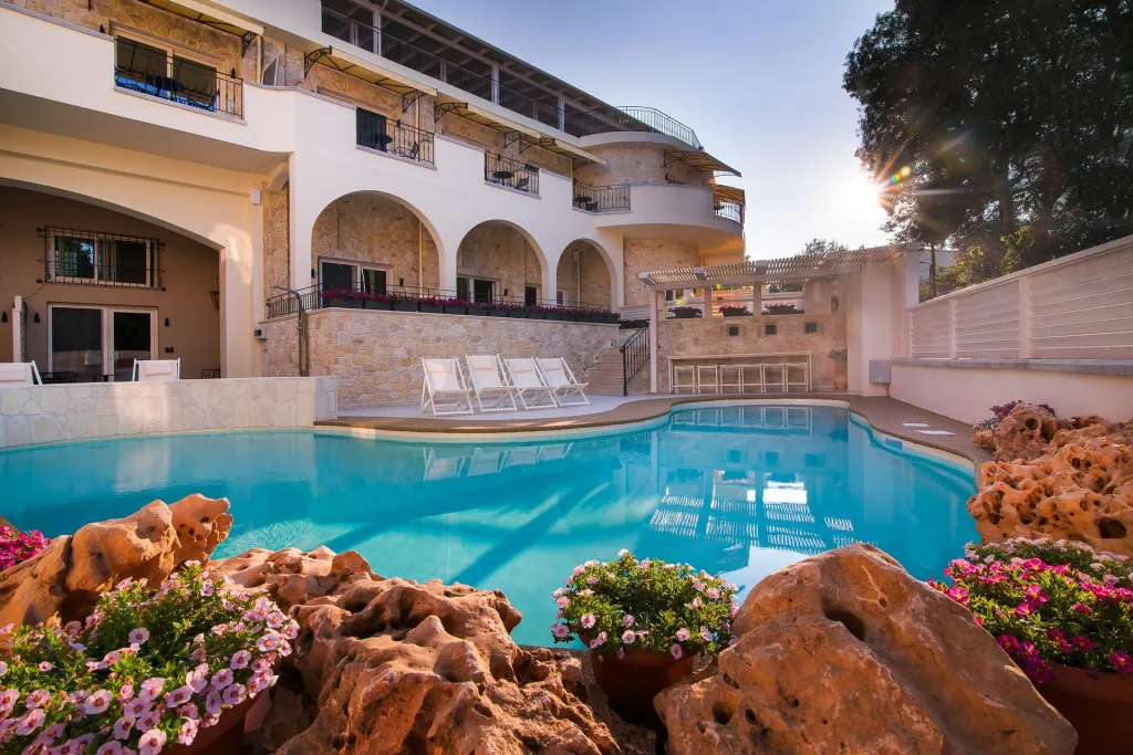Neikos Luxury Suites, Hanioti, Grčka — smeštajna jedinica