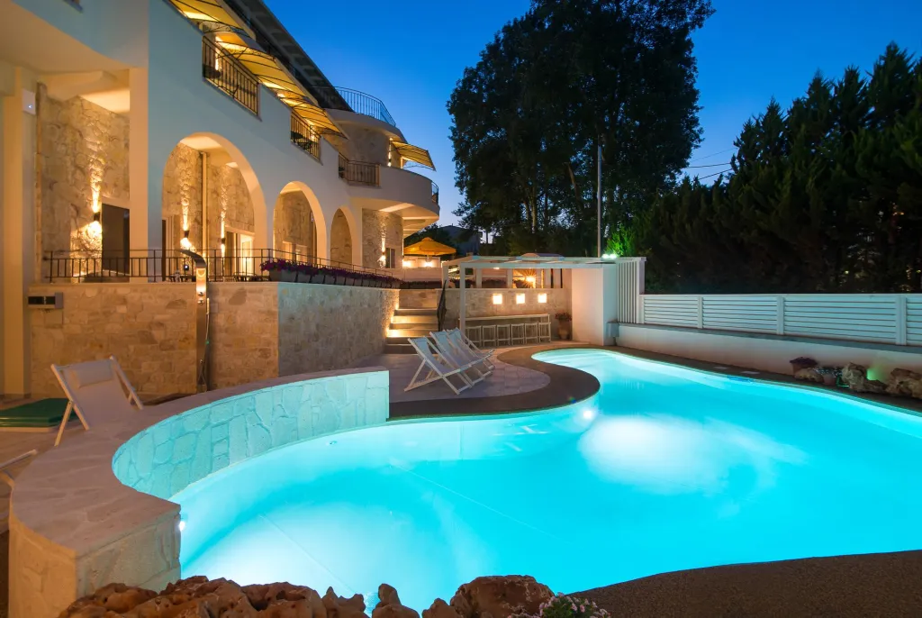 Neikos Luxury Suites, Hanioti, Grčka — smeštajna jedinica