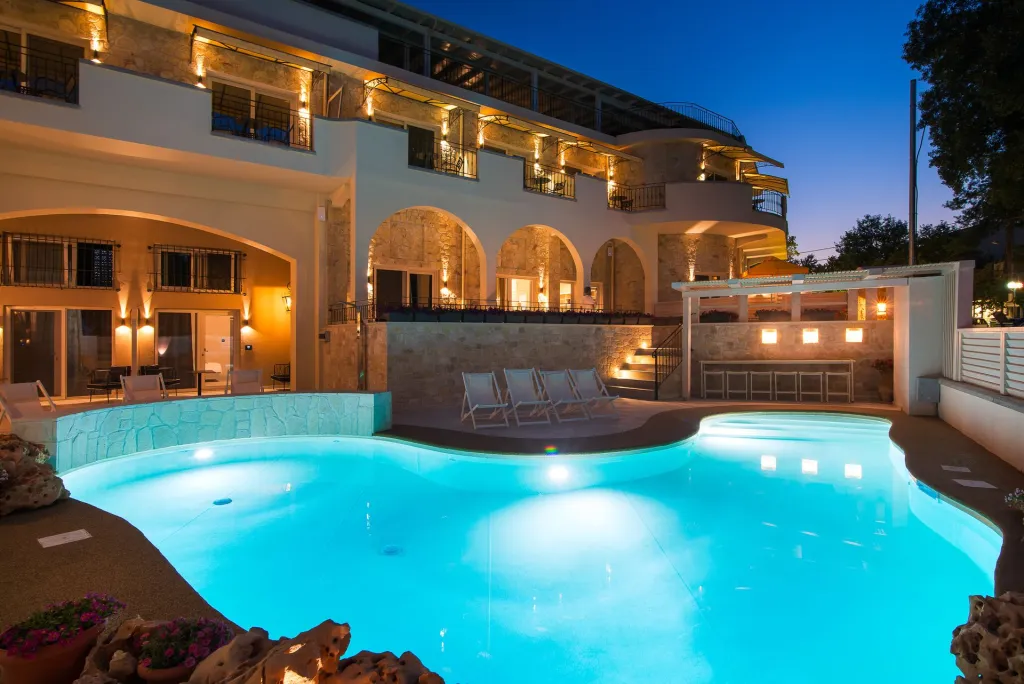Neikos Luxury Suites, Hanioti, Grčka — smeštajna jedinica