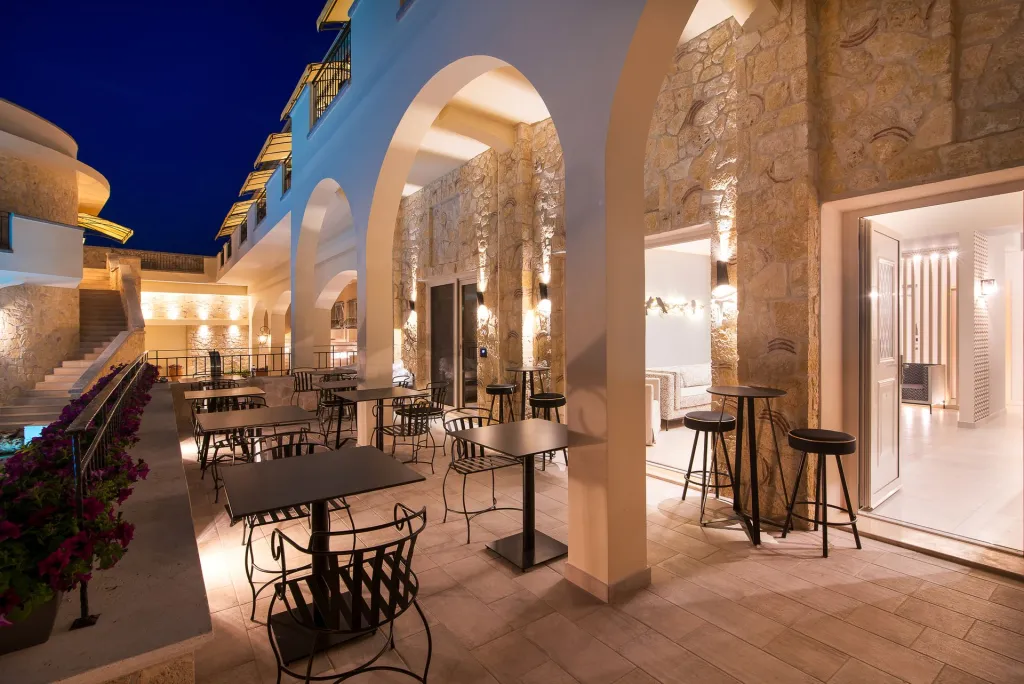 Neikos Luxury Suites, Hanioti, Grčka — smeštajna jedinica