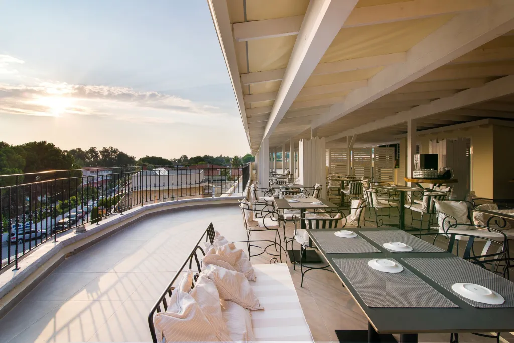 Neikos Luxury Suites, Hanioti, Grčka — smeštajna jedinica