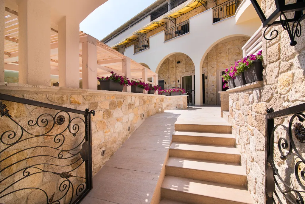 Neikos Luxury Suites, Hanioti, Grčka — smeštajna jedinica