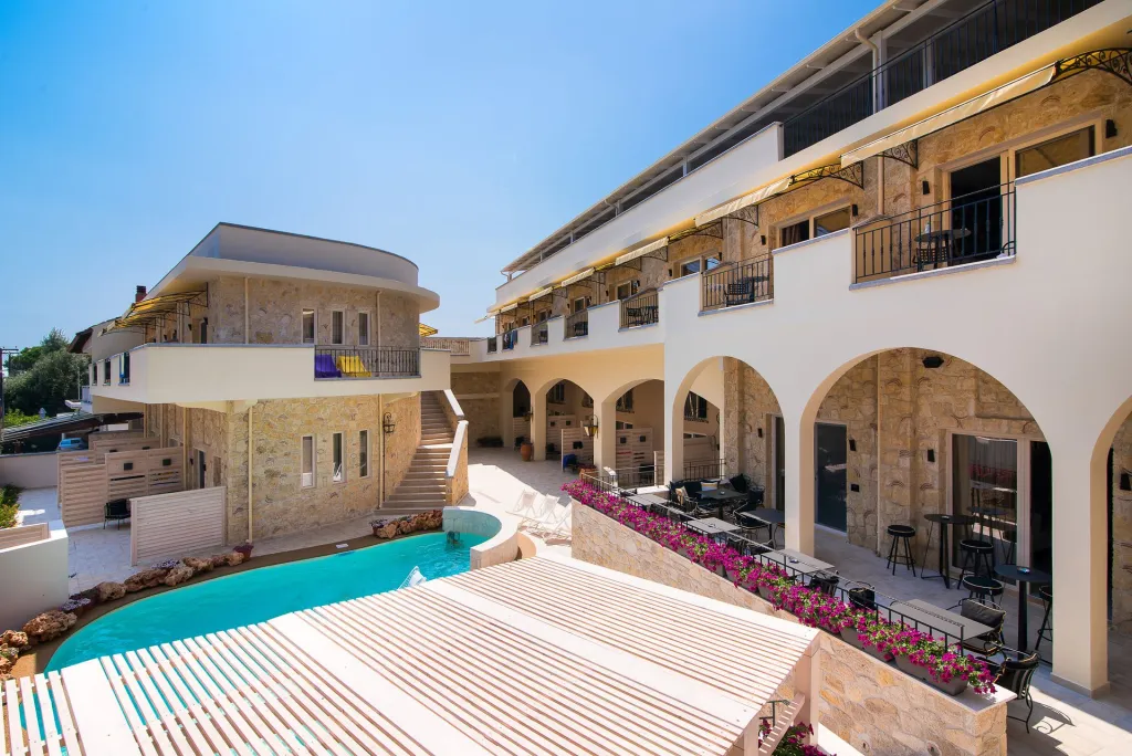 Neikos Luxury Suites, Hanioti, Grčka — smeštajna jedinica