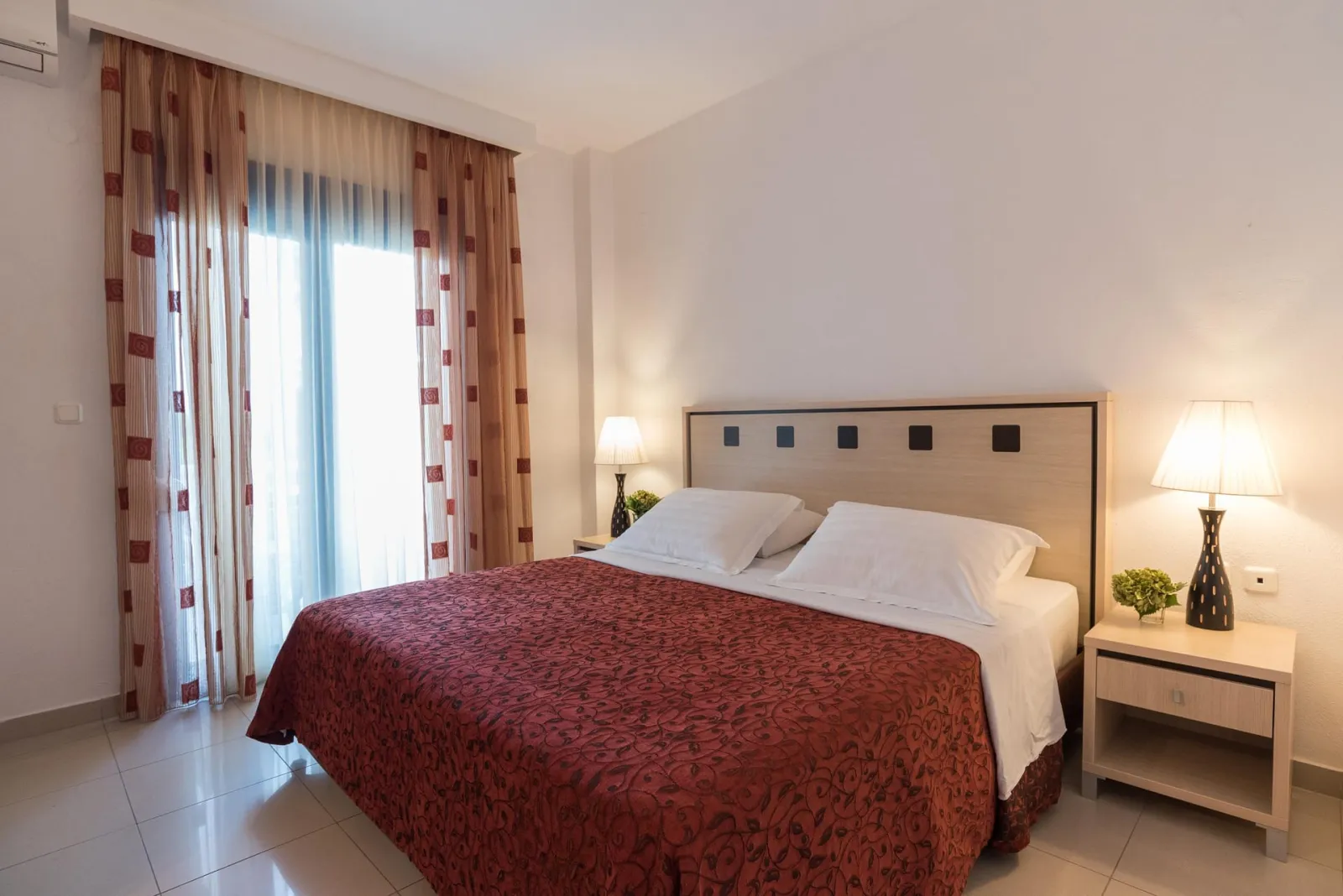 Porto Koufo Hotel, Grčka — Family Apartment with Two Sofa Beds