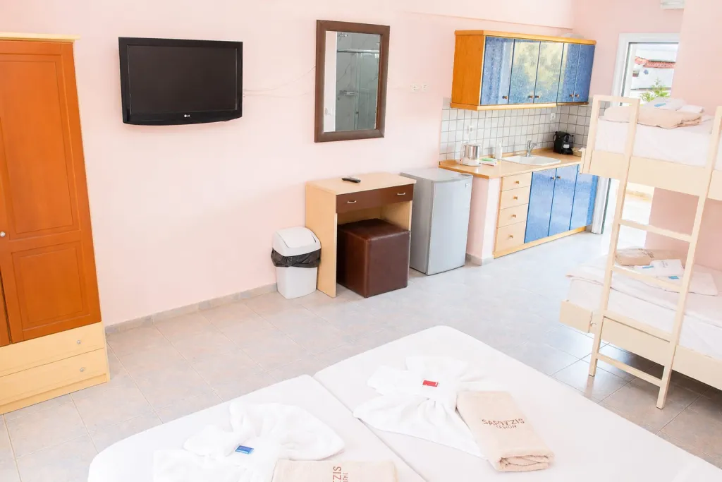 Hotel Dionysos Polichrono, Grčka — Family Studio
