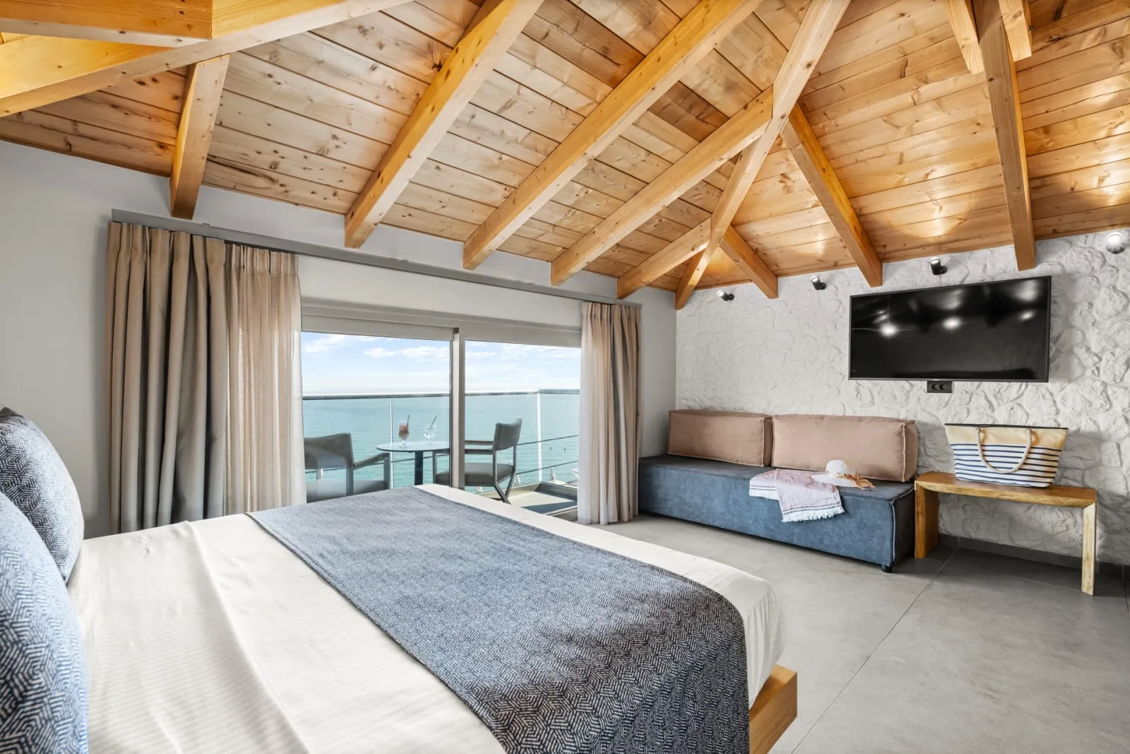 Emily's Luxury Suites, Pefkohori, Grčka — Junior Suite Sea View