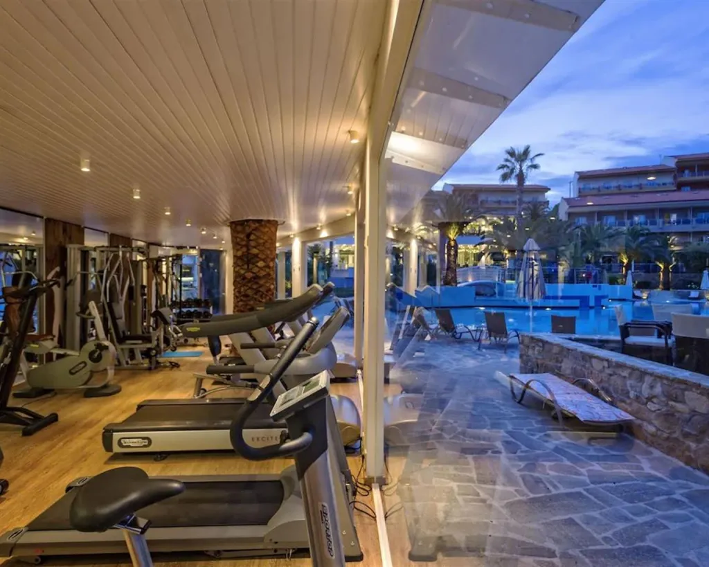 Lagomandra Beach & Suites, Neos Marmaras, Grčka — plaža