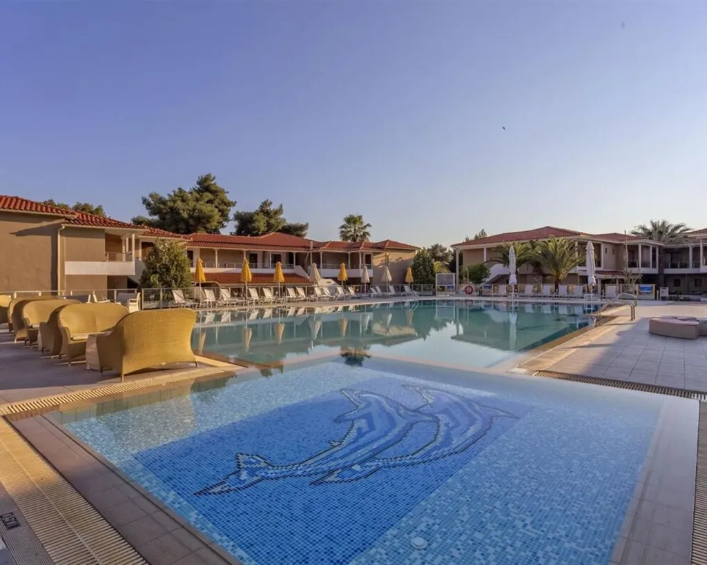 Lagomandra Beach & Suites, Neos Marmaras, Grčka — plaža