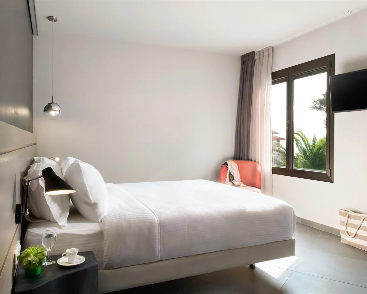 Blue Dolphin Resort Hotel, Metamorfozis, Grčka — Family Suite Deluxe