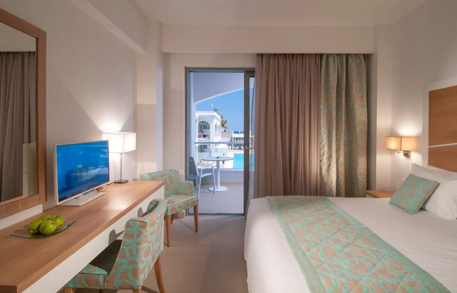 Blue Lagoon Princess Hotel, Kalives, Grčka — Family Sea View Room with bunkbed