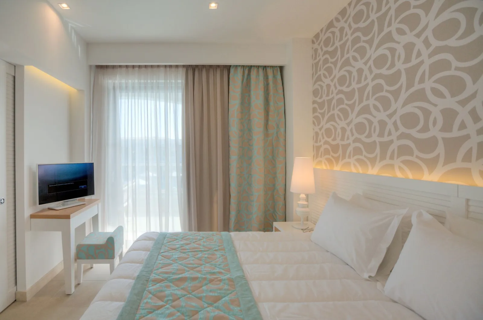 Blue Lagoon Princess Hotel, Kalives, Grčka — Junior Suite