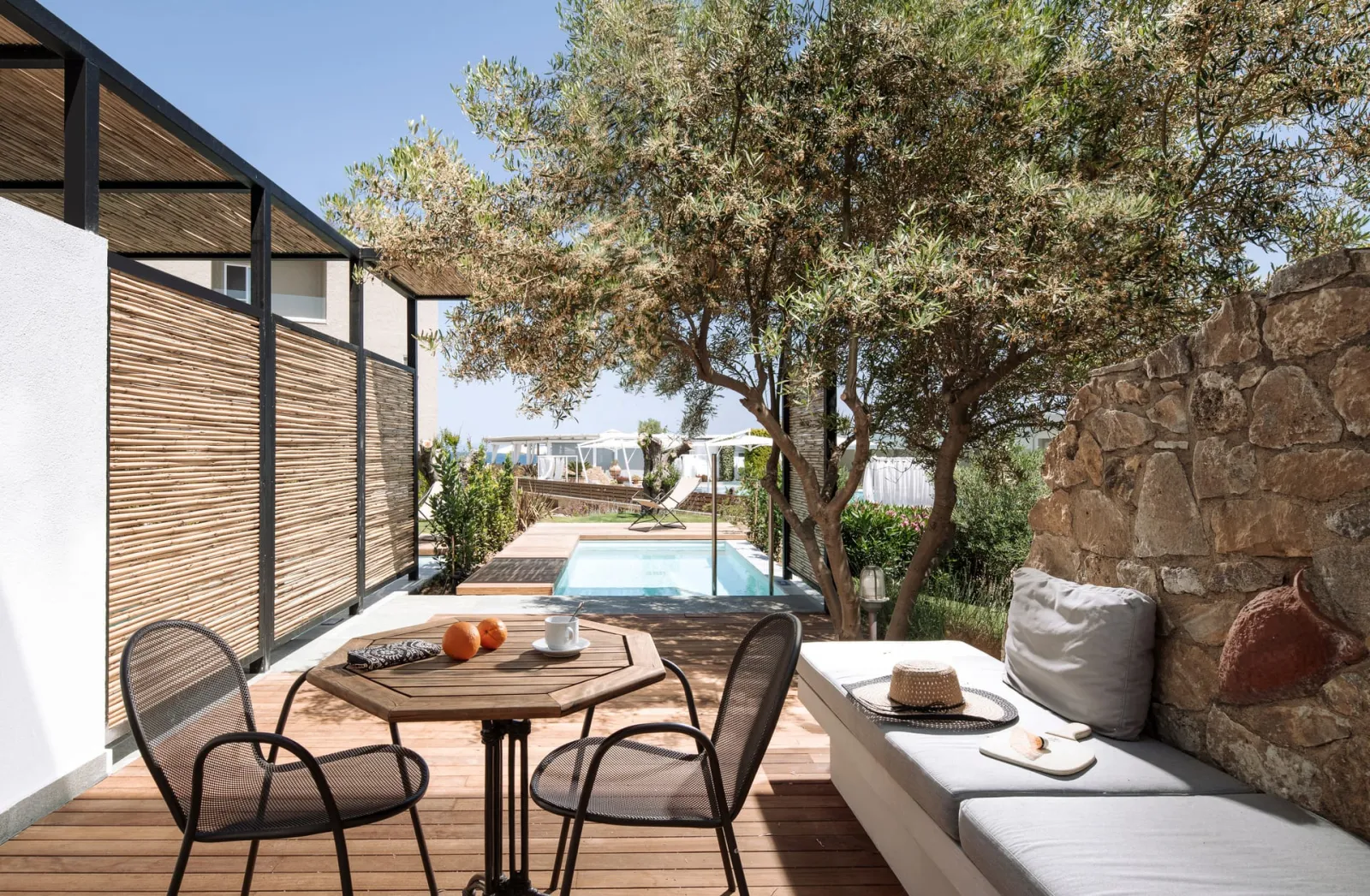 Antigoni Seaside Resort, Ormos Panagias, Grčka — Junior Suite with Private Pool
