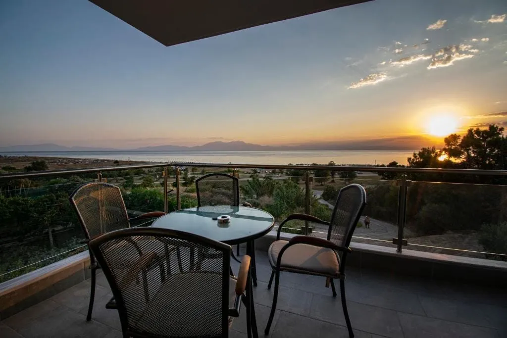Heraclea Luxury Suites, Nea Iraklija, Grčka — fotografija 13