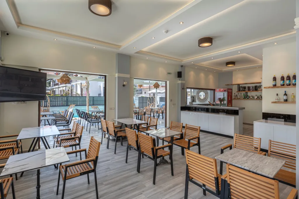 Adonis Hotel, Pefkohori, Grčka — fotografija 3