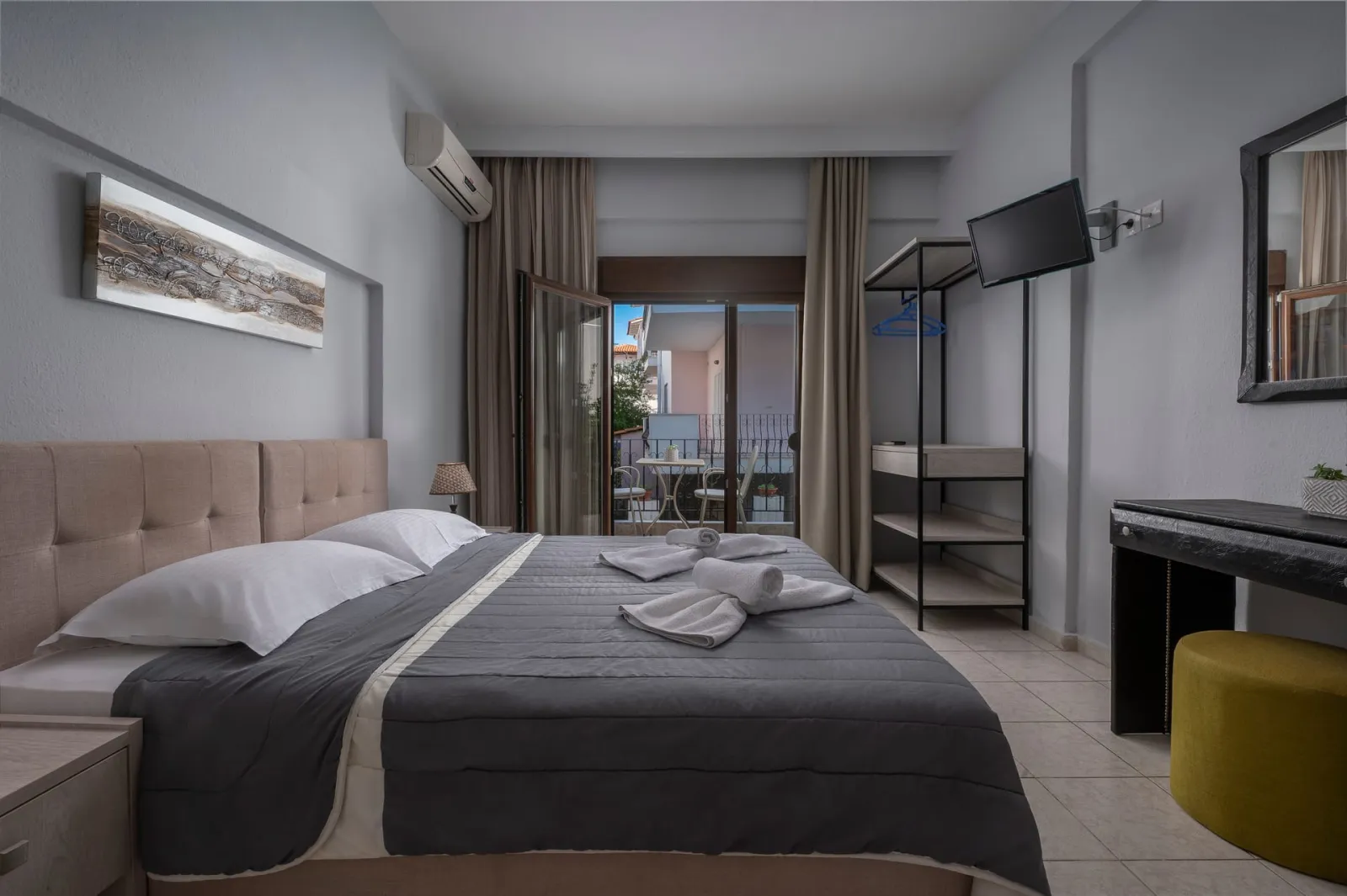 Adonis Hotel, Pefkohori, Grčka — Economy Triple Room