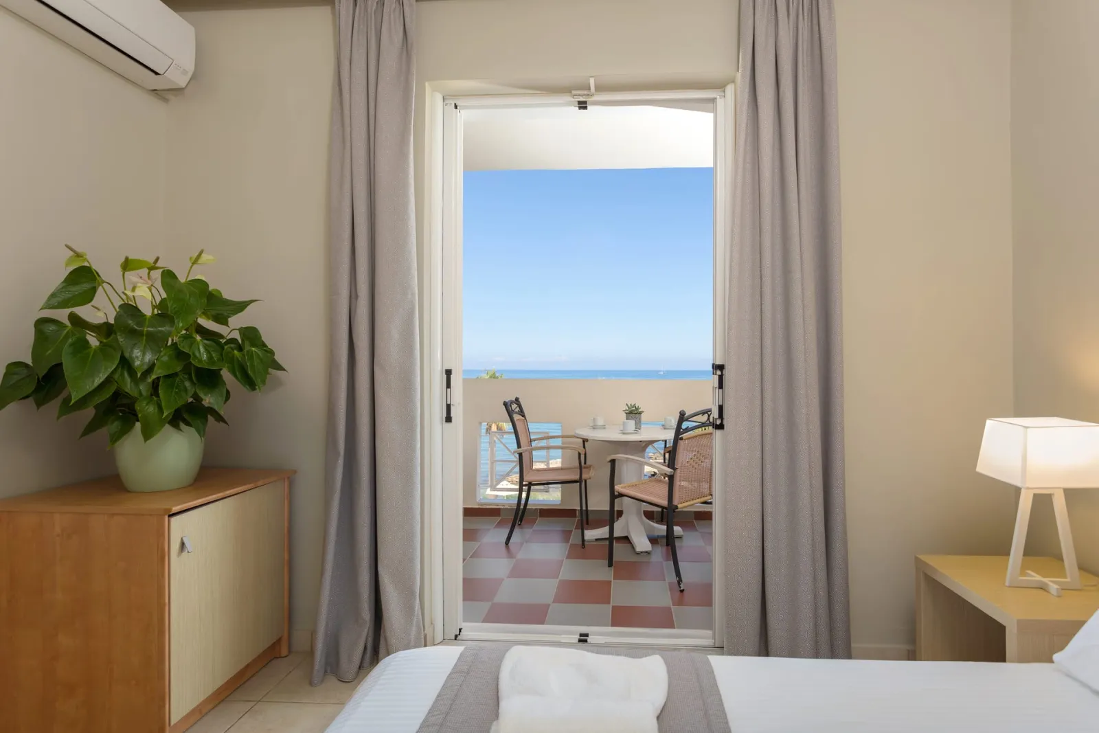 Xenos Kamara Beach Hotel, Argasi (Argassi), Grčka — Two Bedrooms Apartment with Front Sea View and Pool View