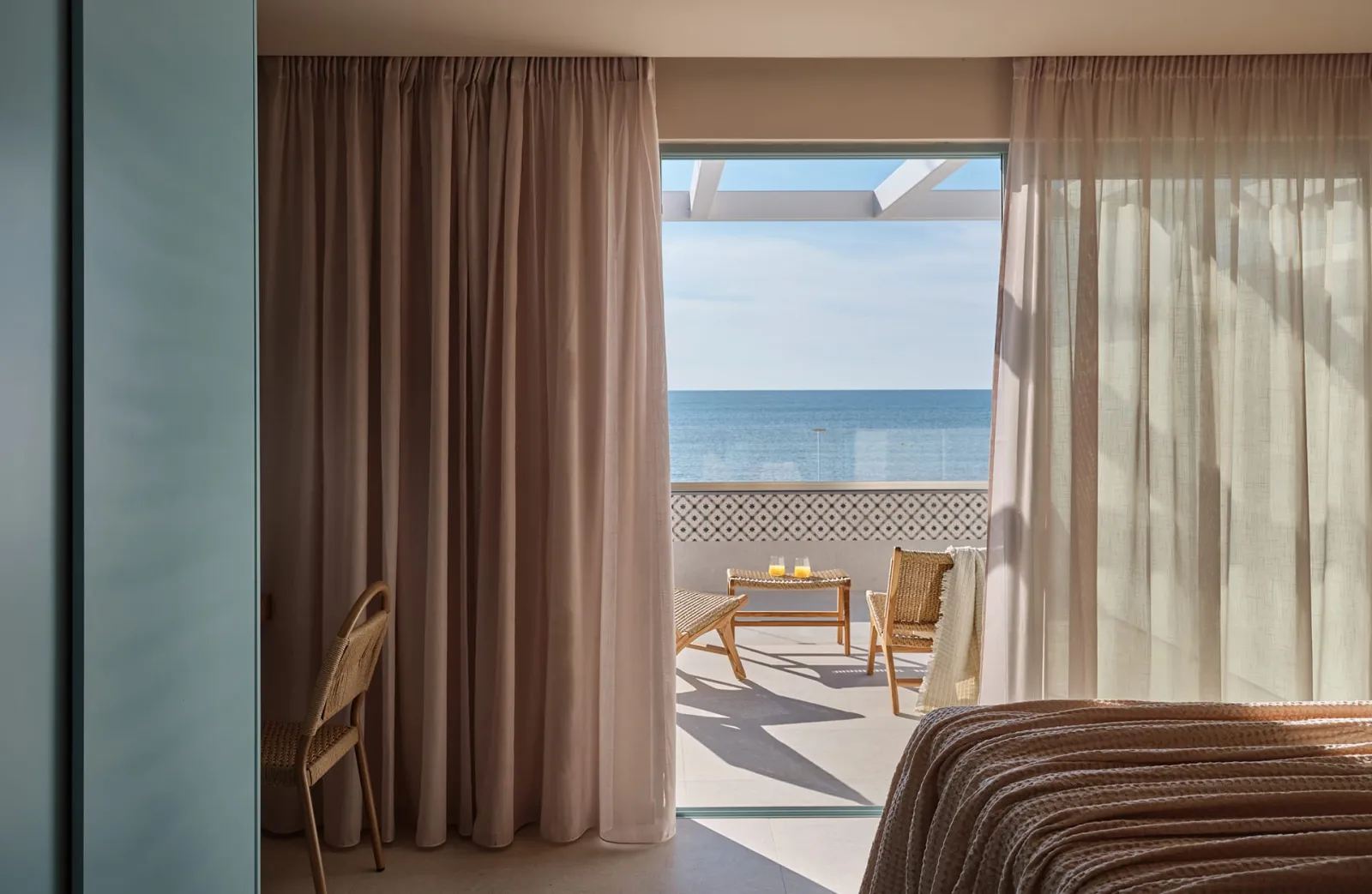 Shellona Zakynthos, Laganas, Grčka — Deluxe Seafront Suite