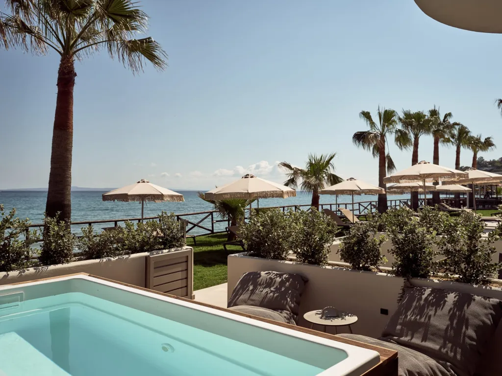 Windmill Bay Hotel, Vasilikos, Grčka — Junior Suite Sea View with Outdoor Whirlpool (Ground Floor)