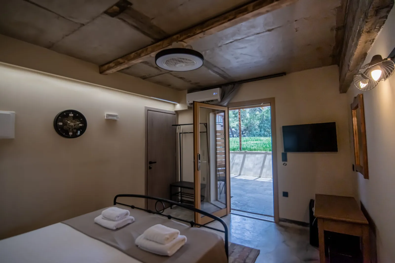 Pefkon Suites, Afitos, Grčka — Economy Double