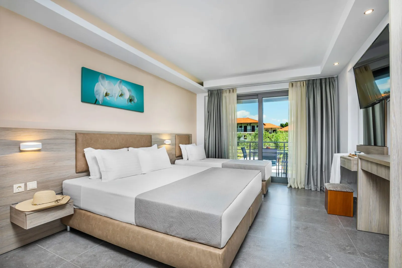 New Story Luxury Suites, Posidi, Grčka — Triple Room Garden View