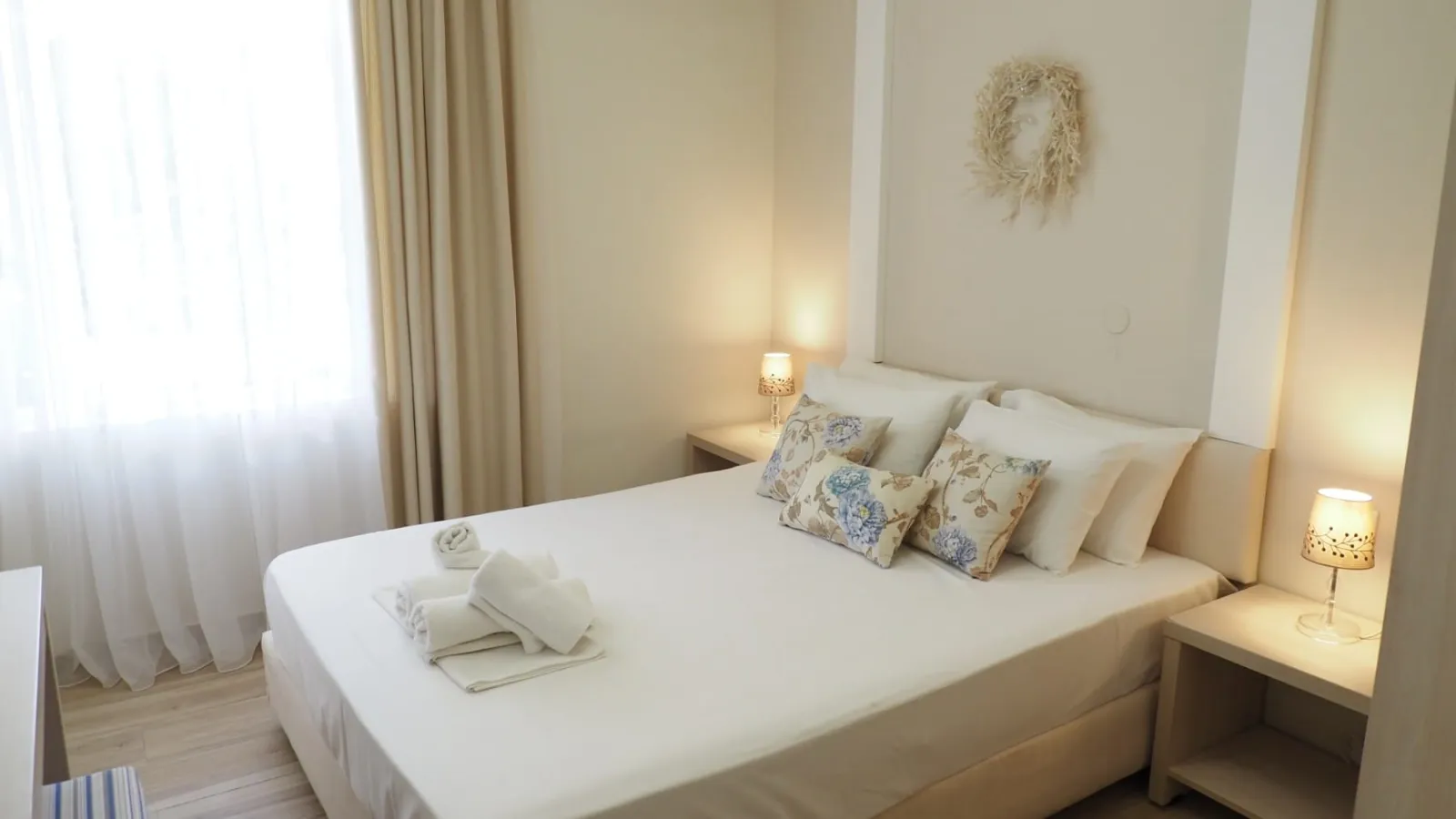 Leonidas Apartments & Suites, Mola Kaliva, Grčka — One Bedroom Family Apartment Garden Front