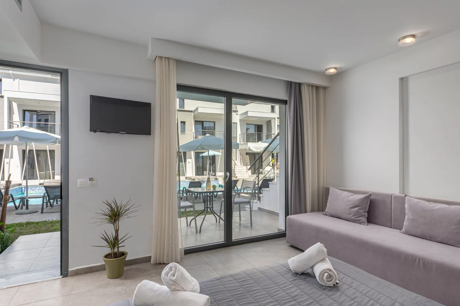 Adonis Luxury Village, Pefkohori, Grčka — Comfort Room