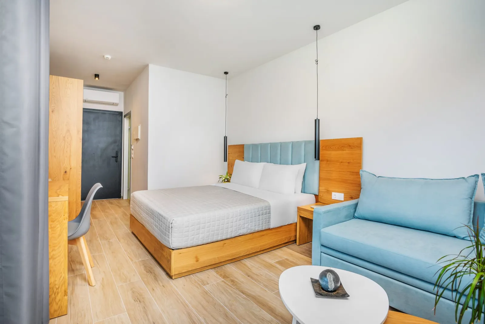 AlexMare Suites, Skala Furka, Grčka — Triple Room with Pool View