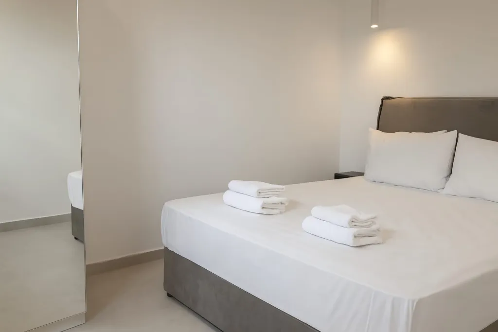 Mono Alex Afitos, Grčka — Suite